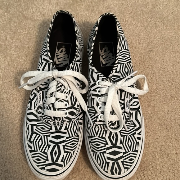 Vans - Picture 2 of 4